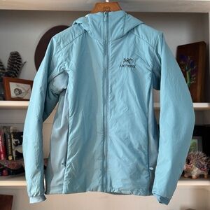 Arc'teryx Atom Hoody / Women’s Lightweight, Insulated Jacket - Size Small / Blue